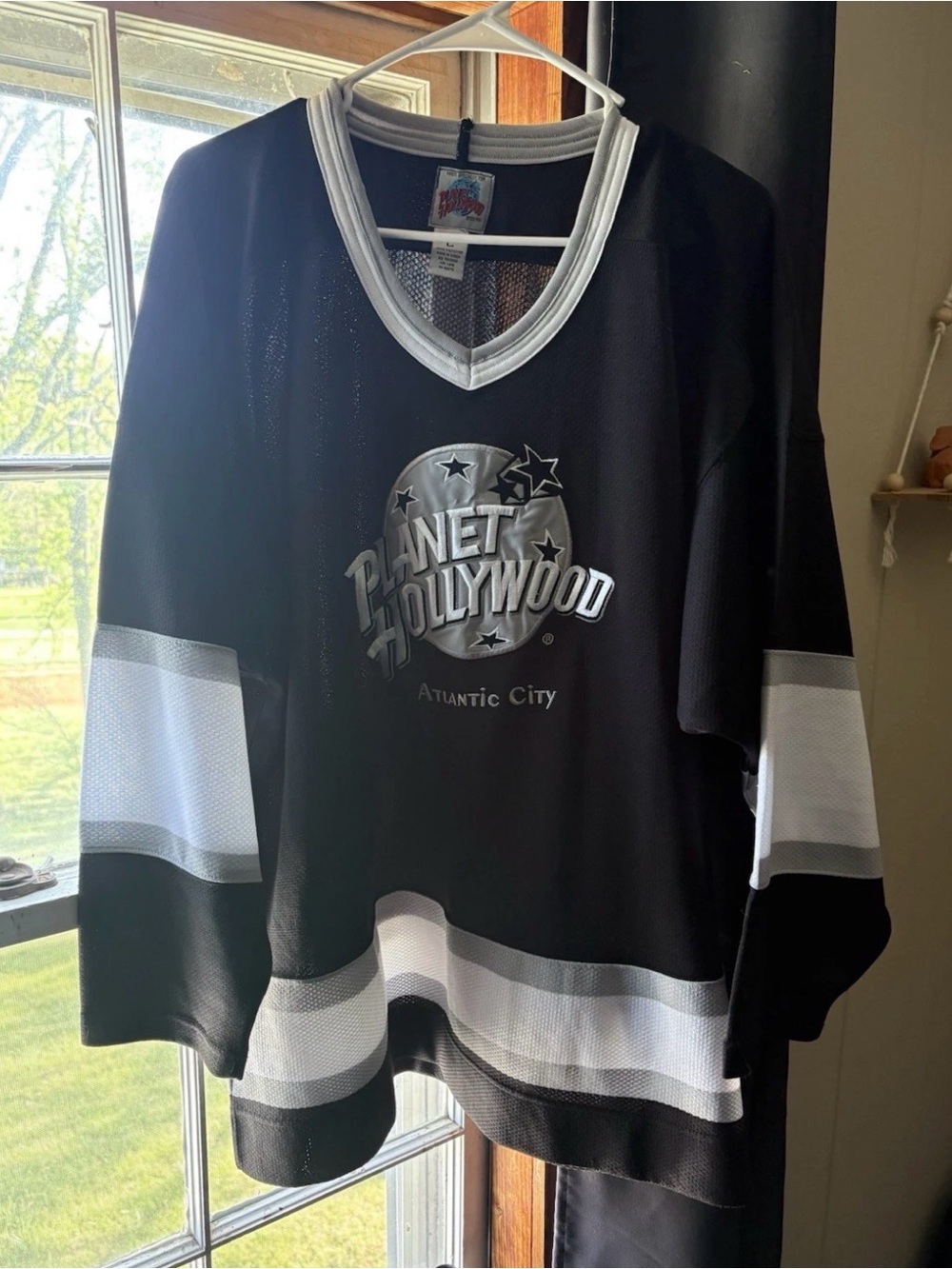 Planet Hollywood Atlantic City Men’s Black & White Jersey